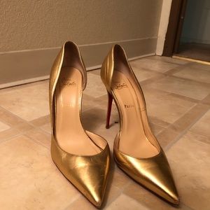 Christian Louboutin Gold pumps